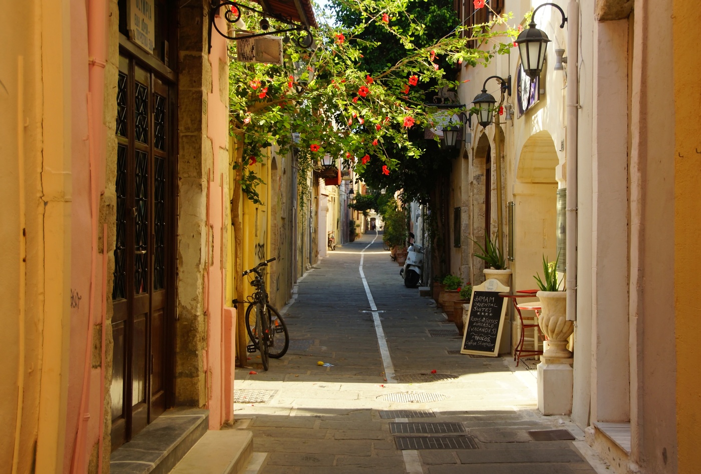 Узкая улочка