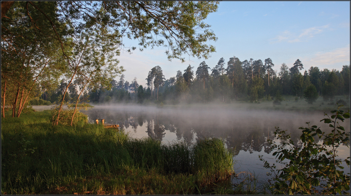 тихо уходит туман...