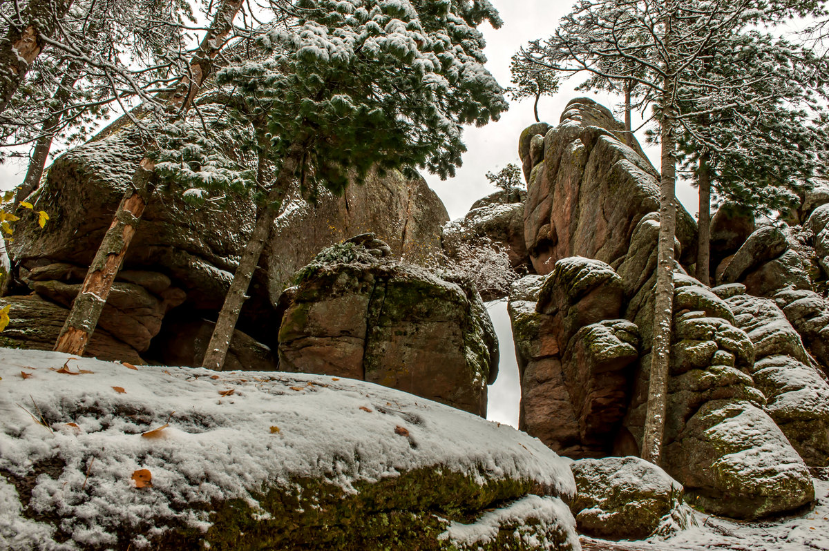 Скальный массив "Львиные ворота".