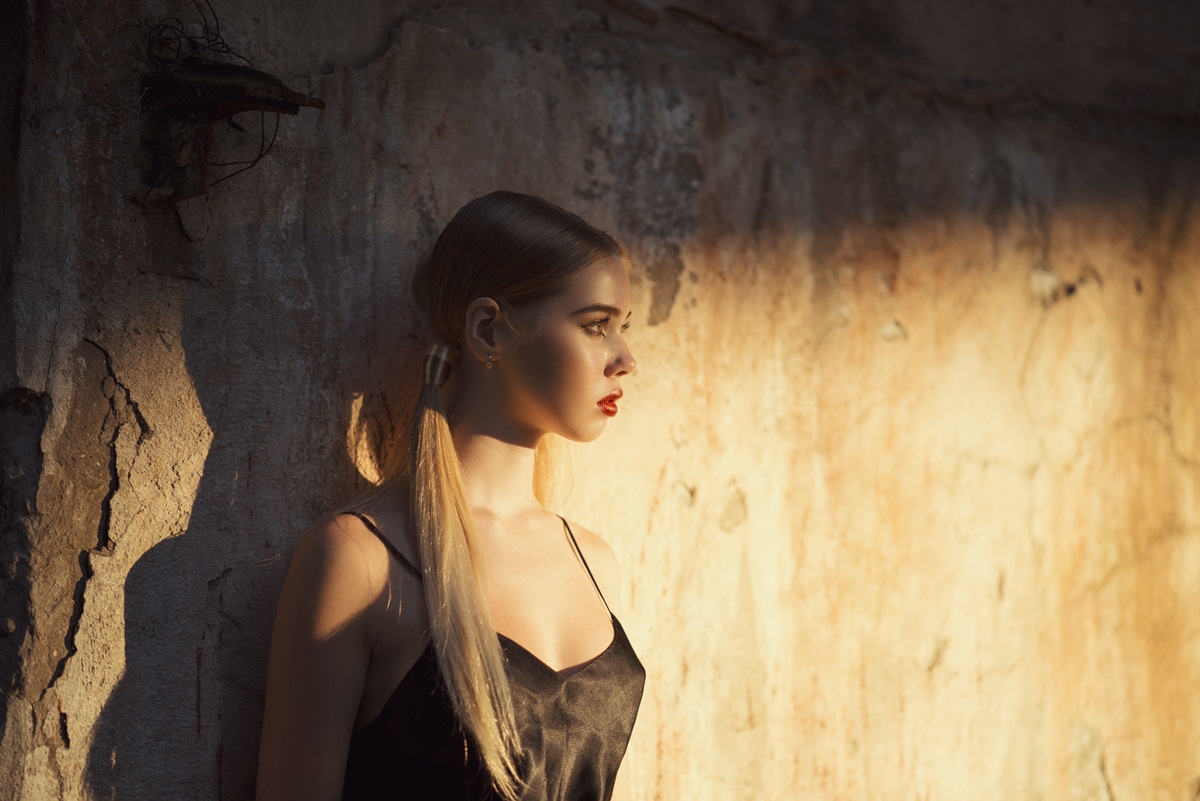 В режином свете