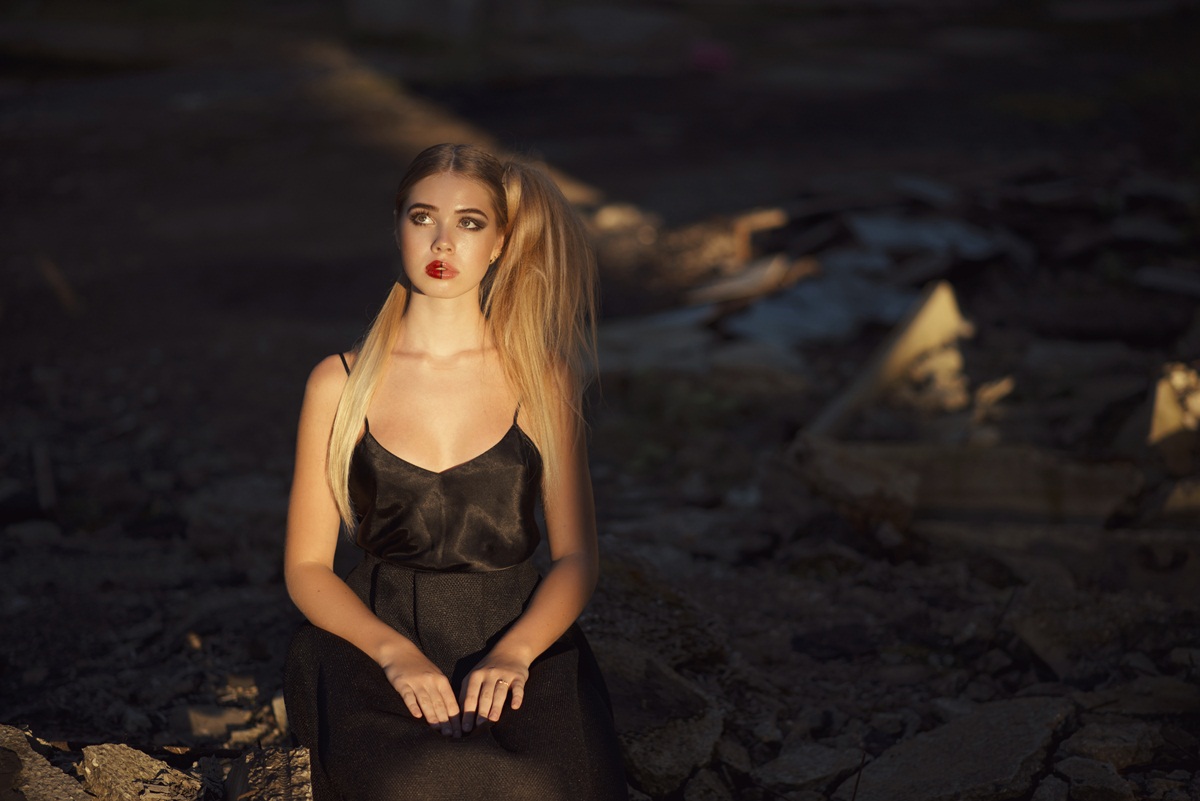 Вечер на заброшенном заводе