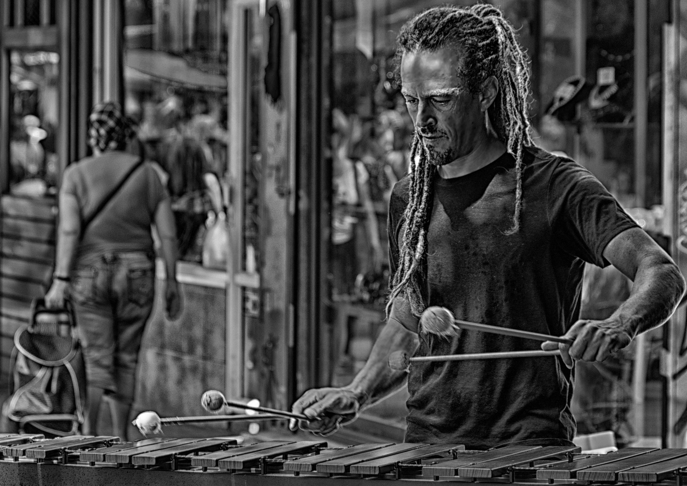 Уличный ксилофонист(репост)