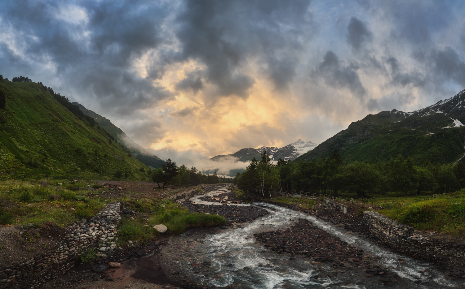 Предзакатное Приэльбрусье. Баксанская долина