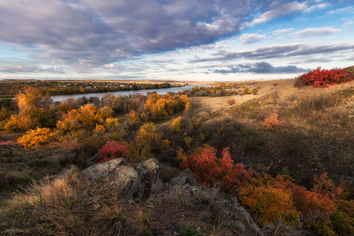 На восходе 15 октября напротив хутора Богданова