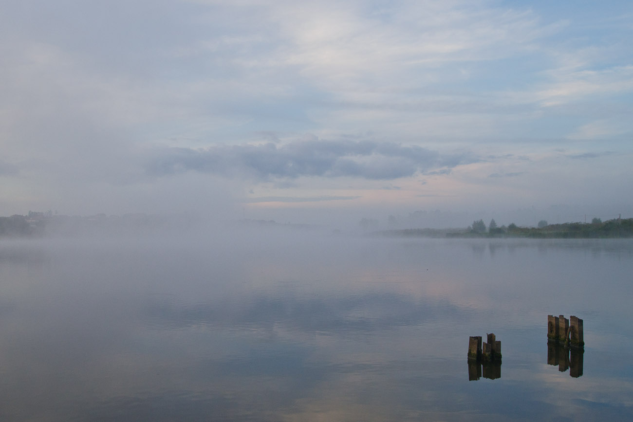 Этюд с длинным серым облаком