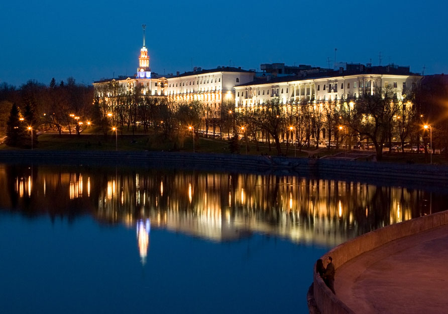 Вечерний Минск. Вид на ул. Коммунистическую.