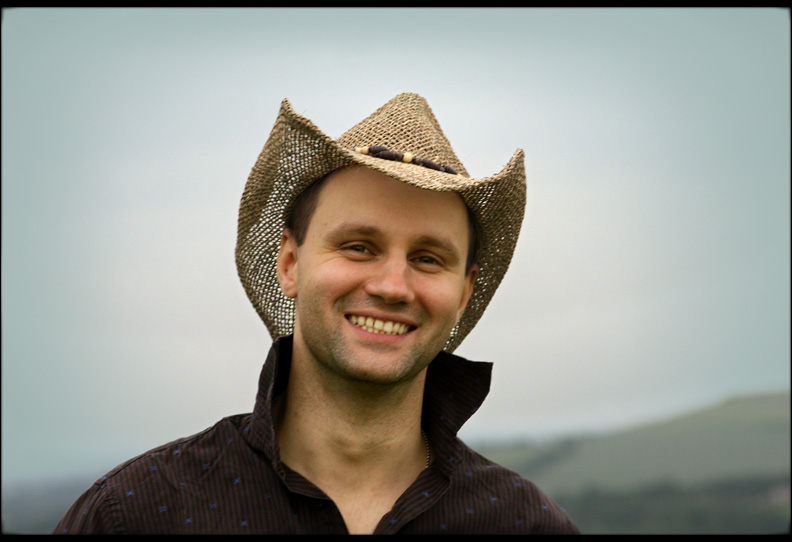 на карточке автор