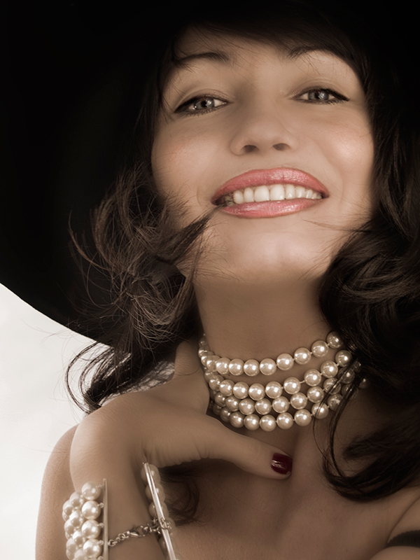 Света в шляпе.