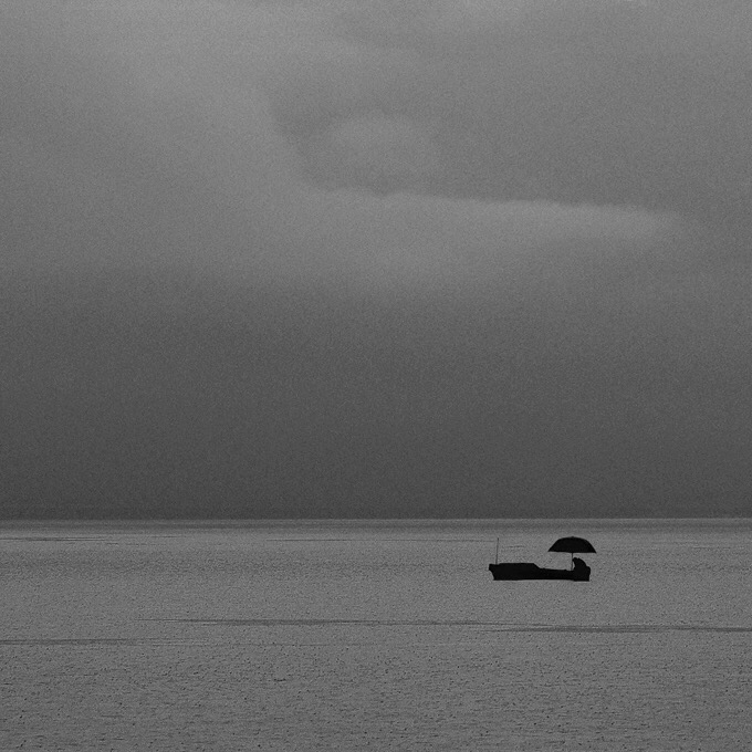 Под зонтиком