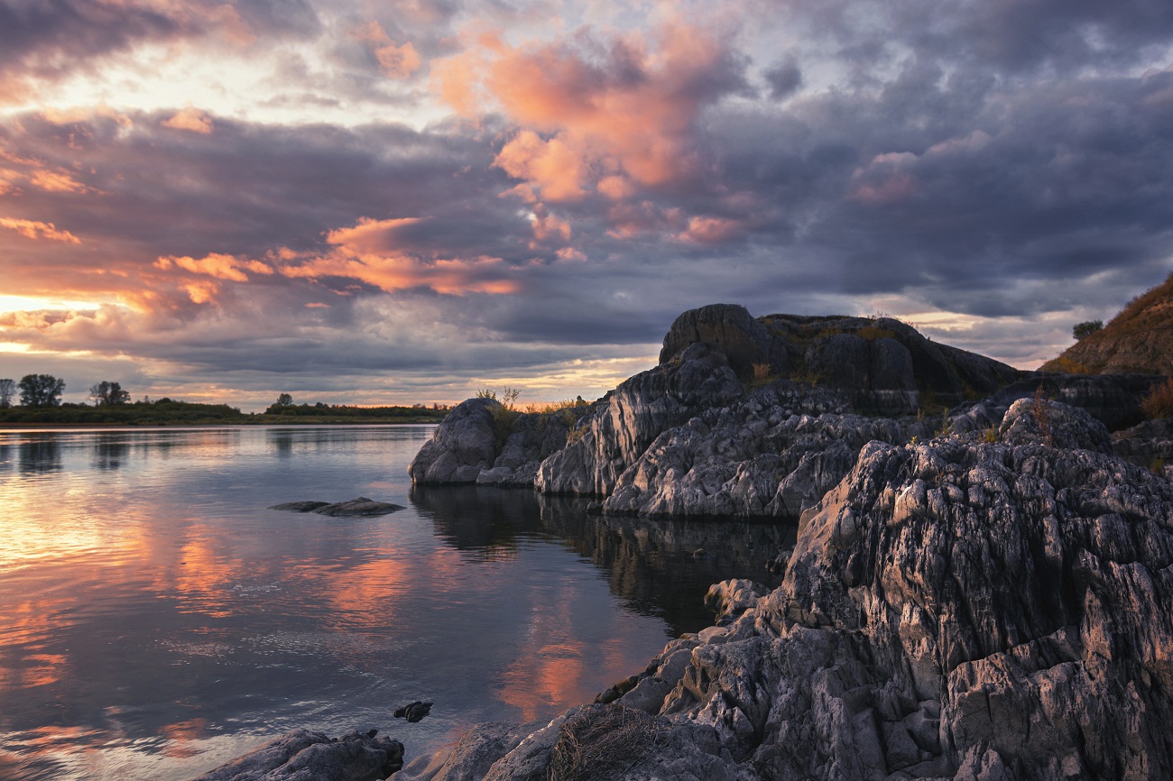 На закате дня.