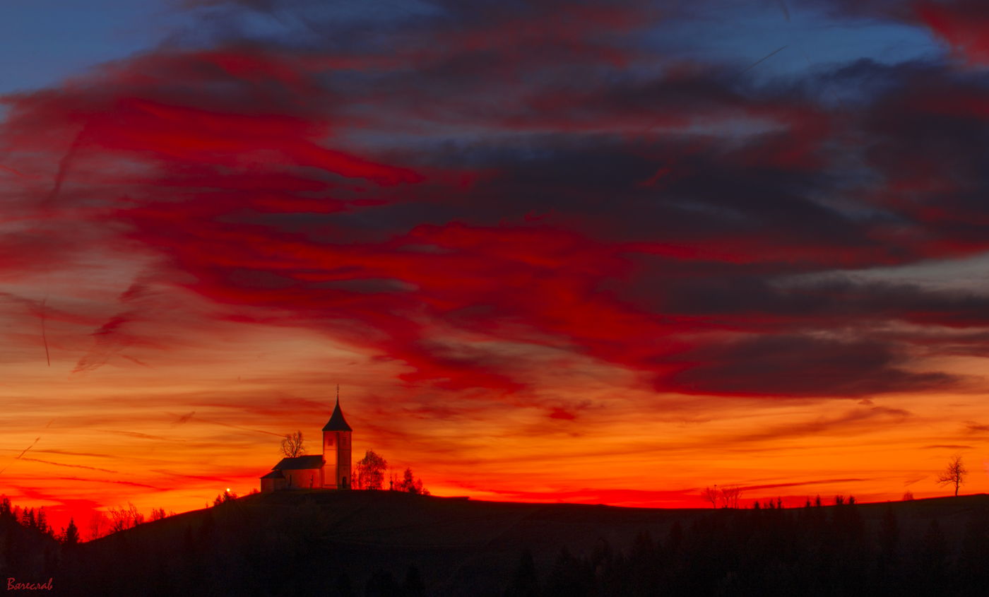 Рассвет над горой