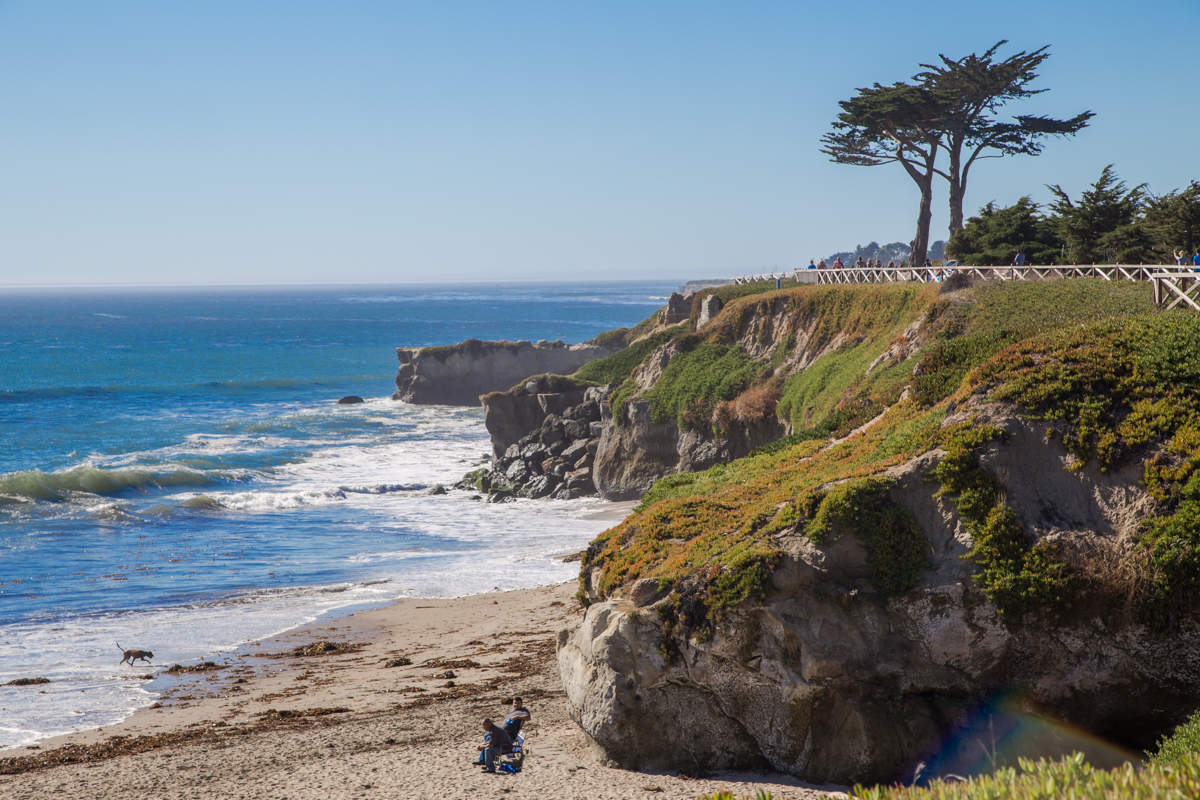 У залива в ясный день