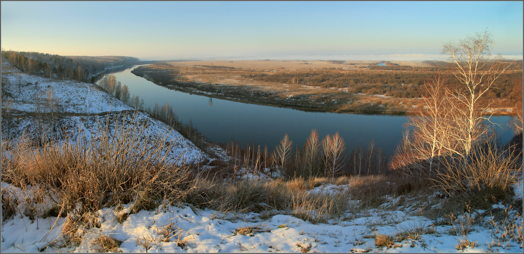 Вот и снег по склонам...