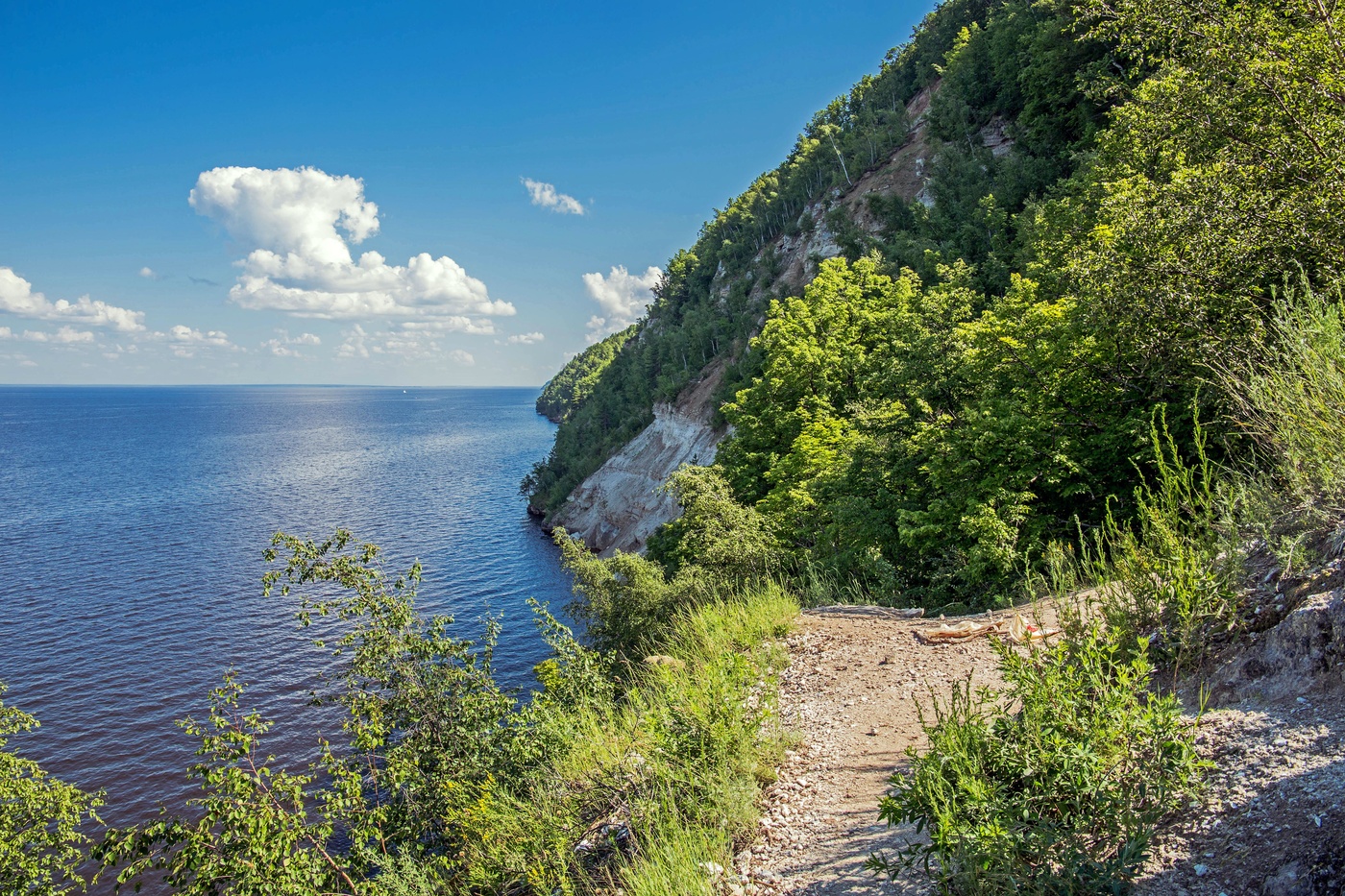 Волжский берег