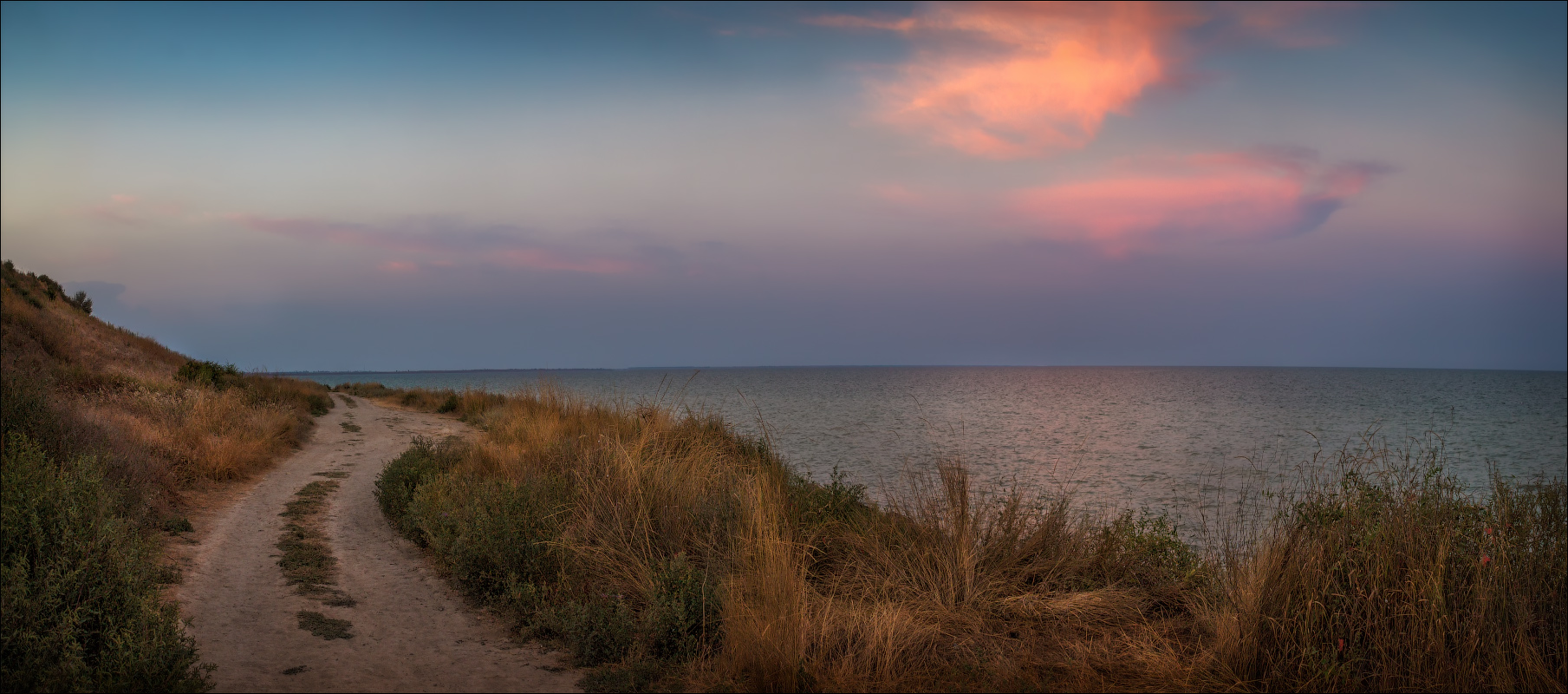 Вечерело на Азовском море