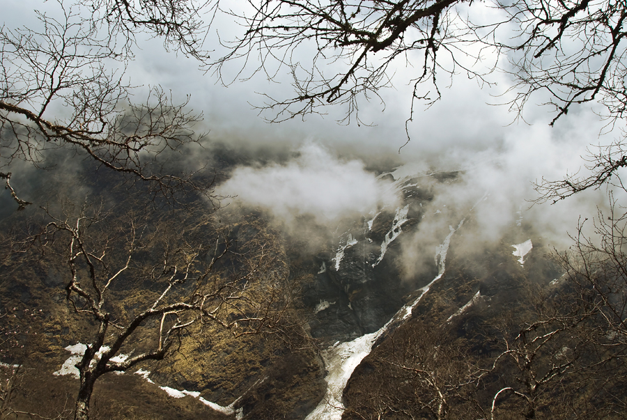 Там за туманами