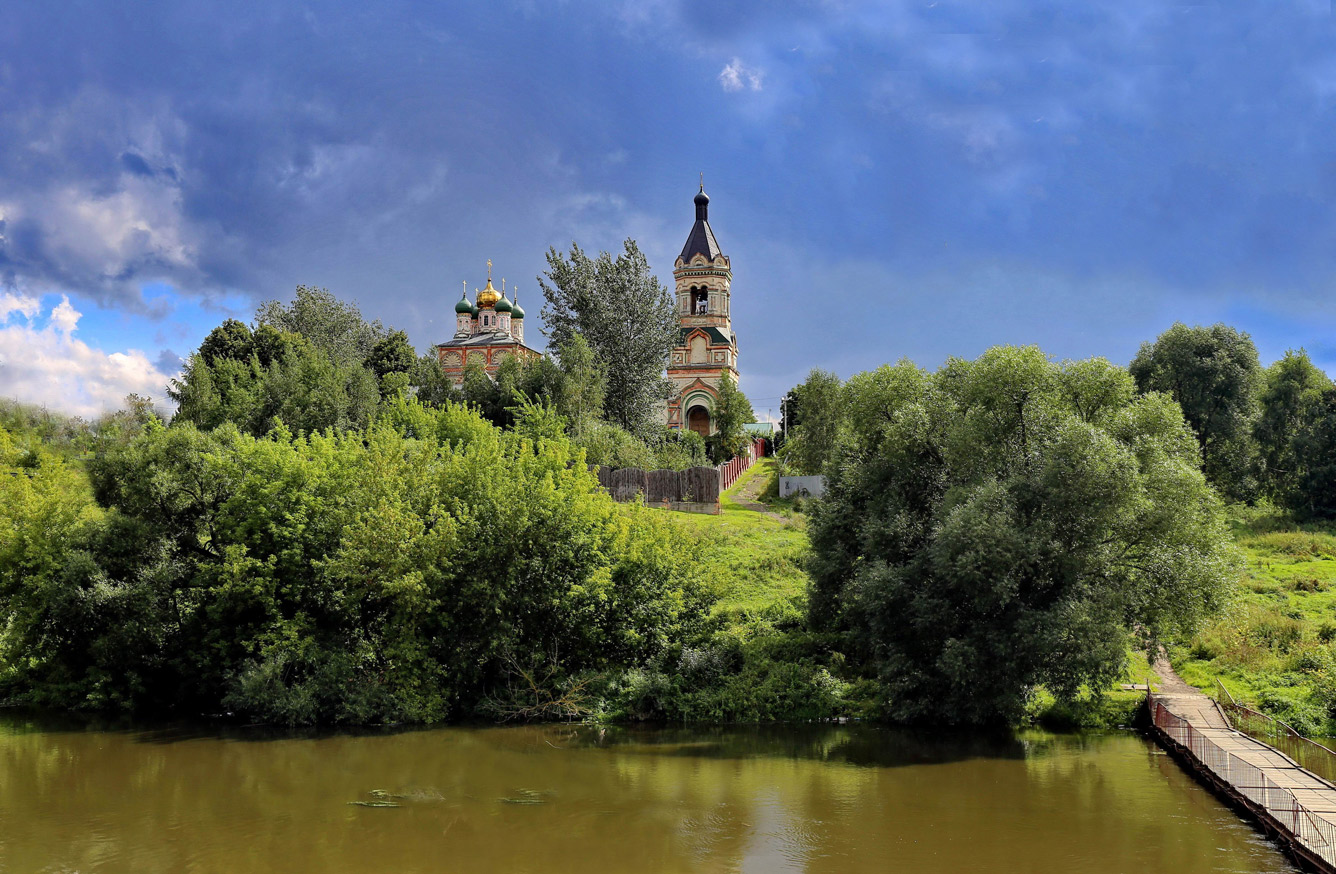 Храм Воскресения Христова в селе Колычево