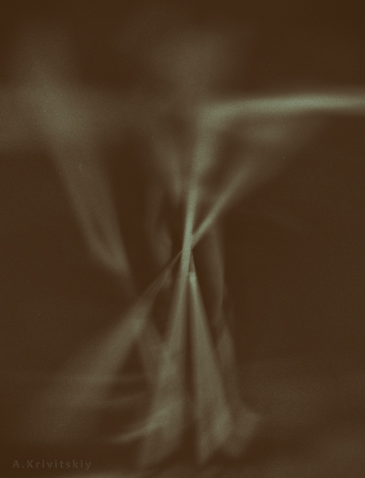 Из фотоспектакля "Асимметрия золотого сечения окружения человеческого строения".