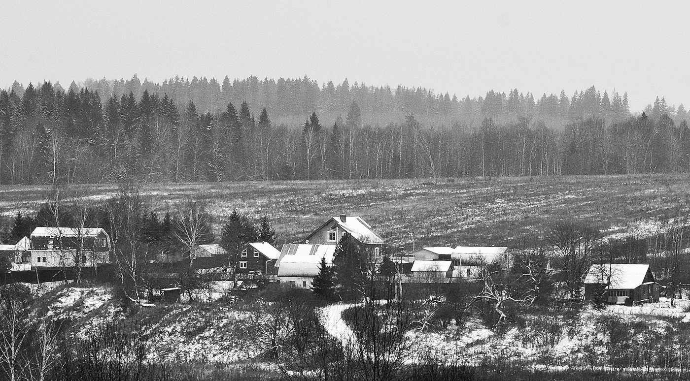 "Непогода улицы мела ..."