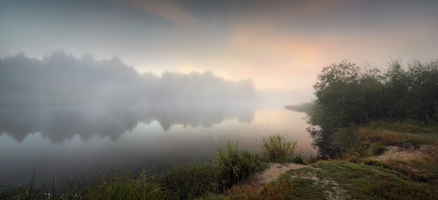 "За туманом не прогретый первым солнцем дремлет цвет..."