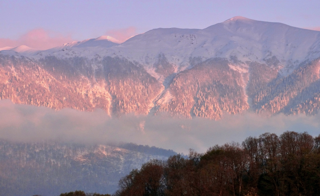 Вечерняя пелена накрывает Кавказ