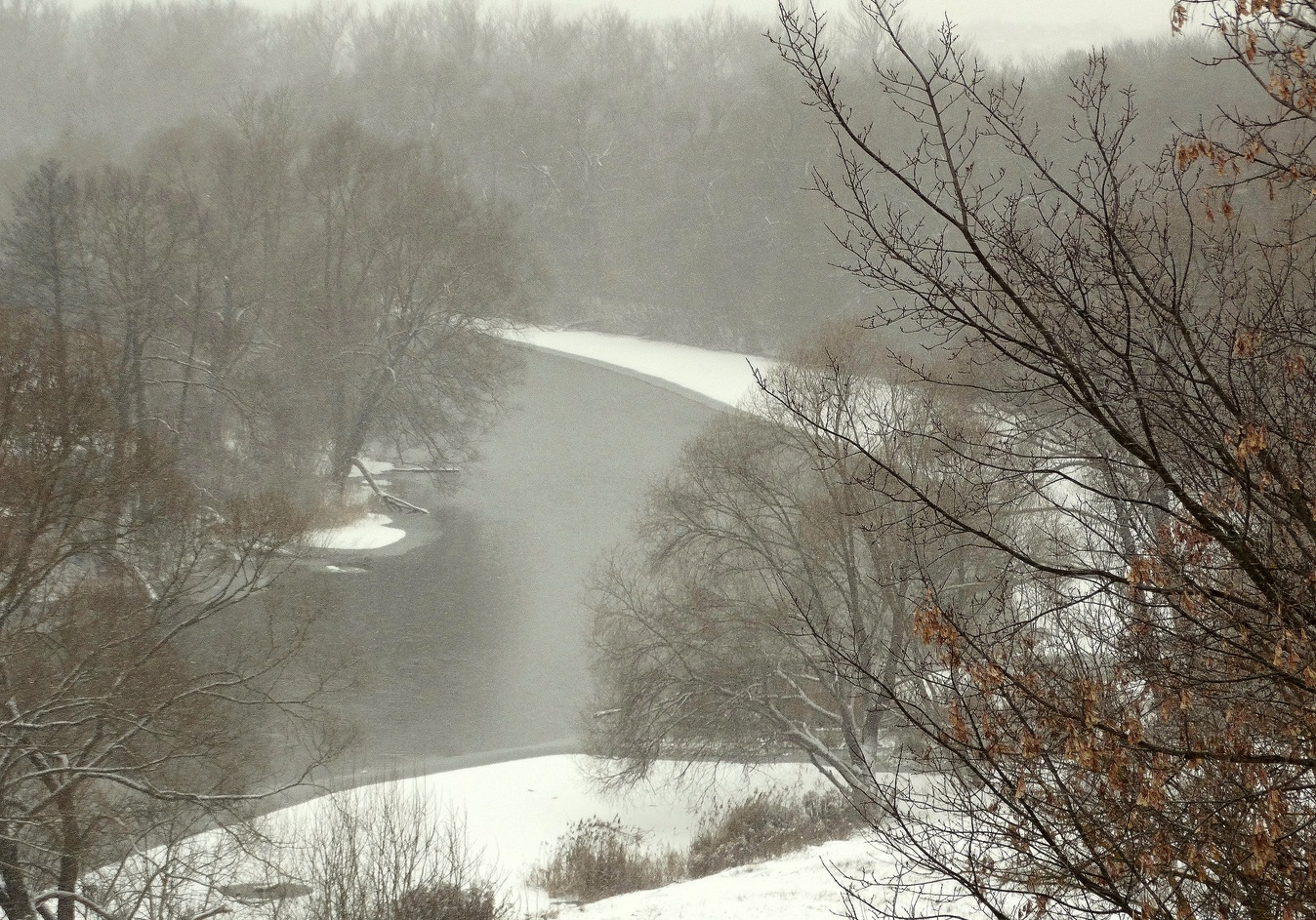 То снег, то дождь, то туман