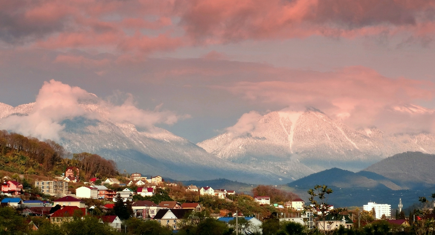 На окраине Адлера вечереет