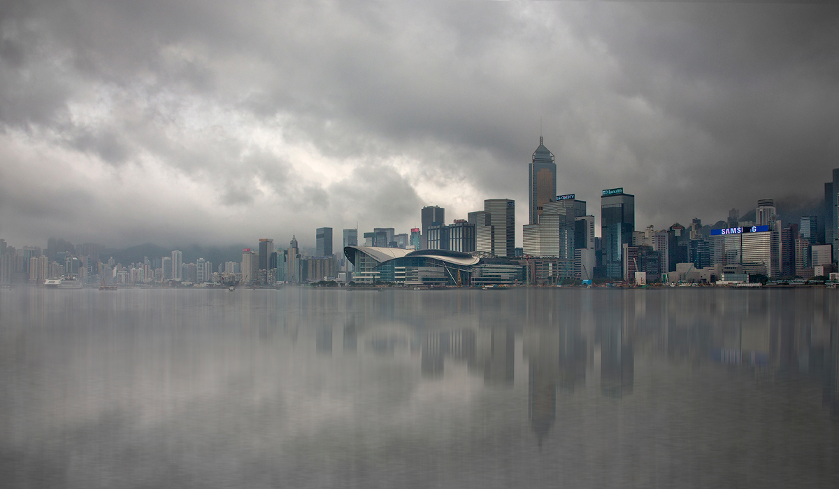 Гонконг городок небольшой...