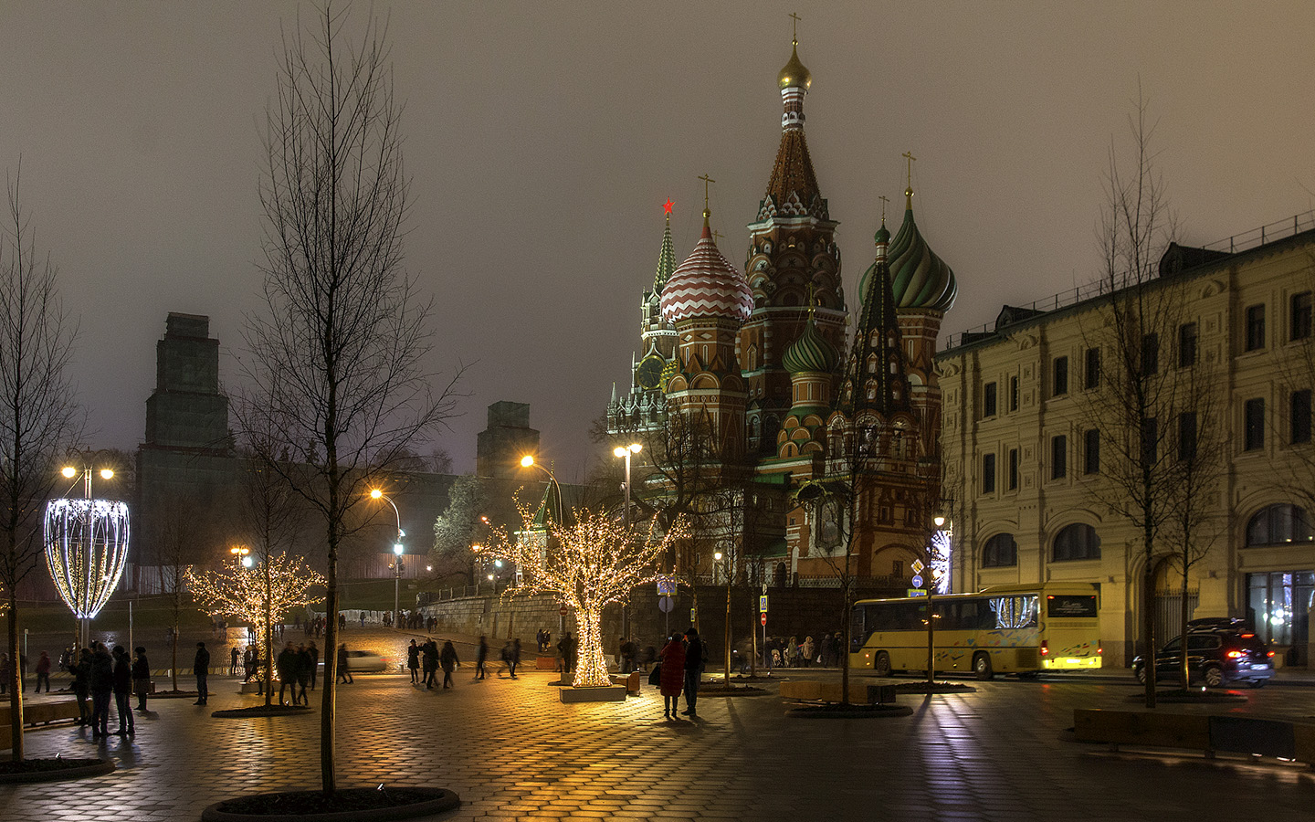 *Где-то в Москве*