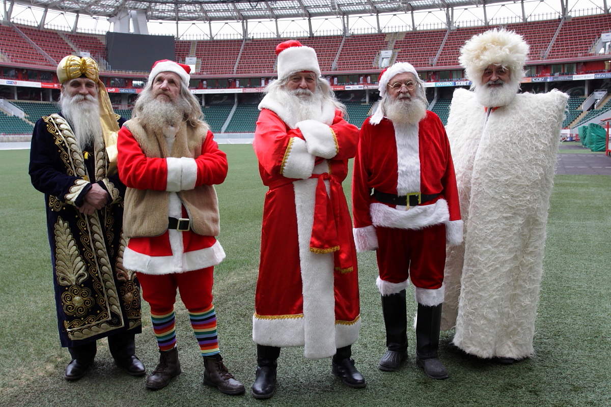 Деды Морозы всех стран объединяйтесь!