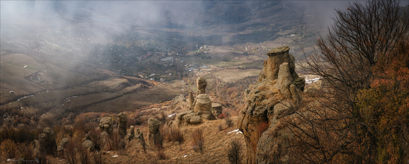 Разбрелись привидения над Лучистым. )