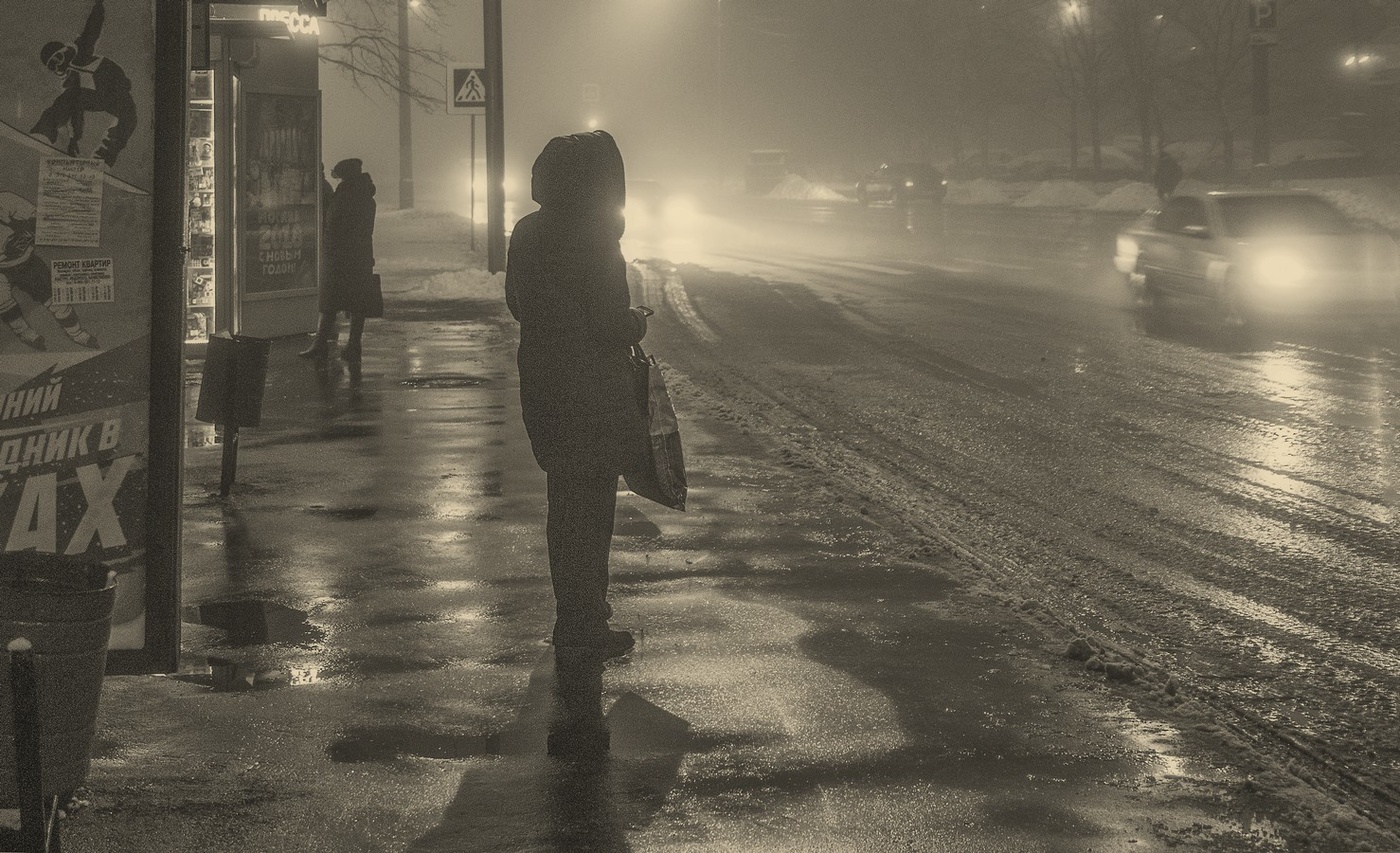 В ожидании автобуса.