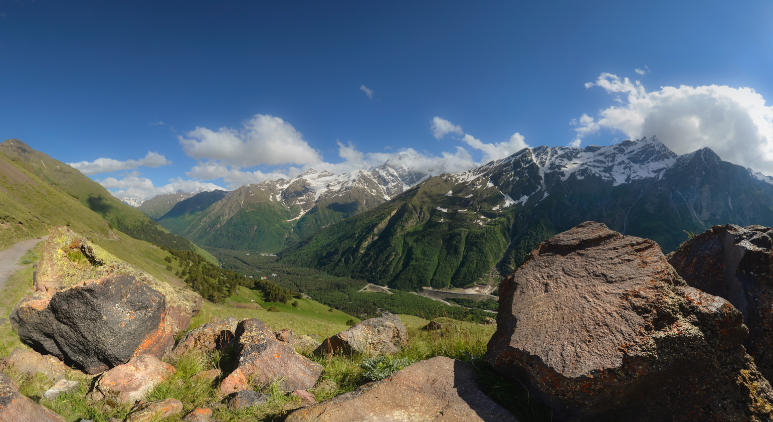 На склонах Приэльбрусья