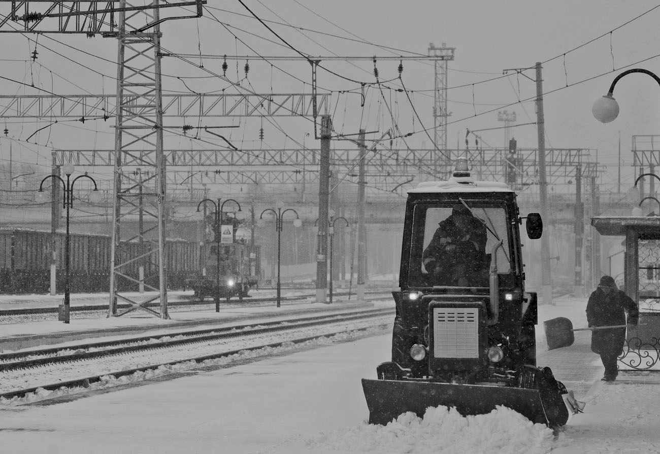 Небо уронит снег на перроны