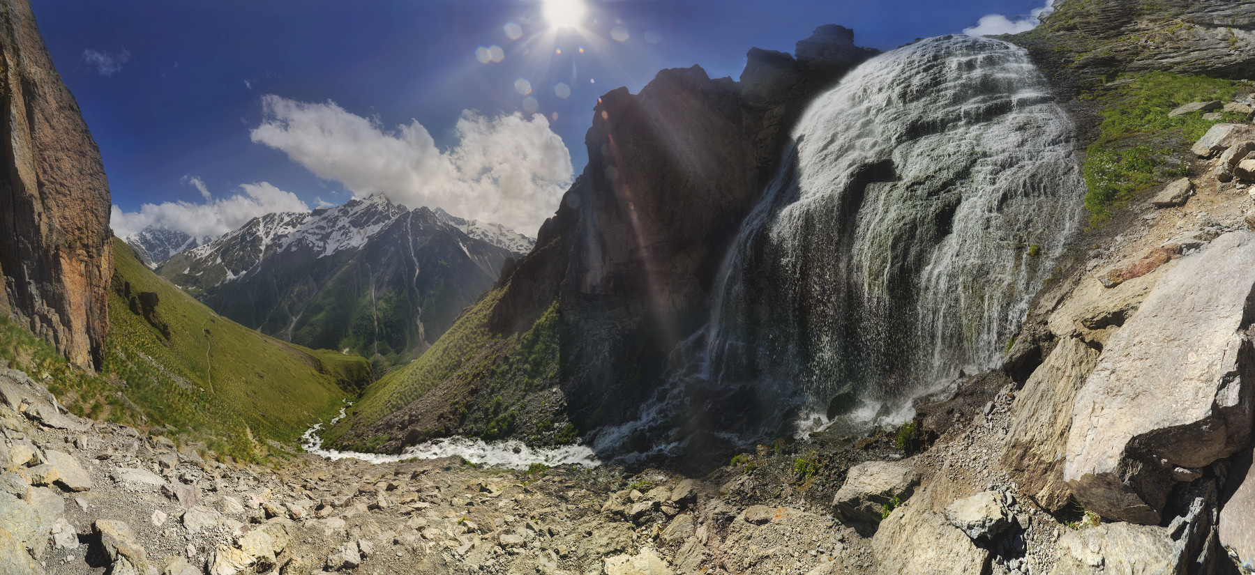 "Девичьи косы плетут водопады..."