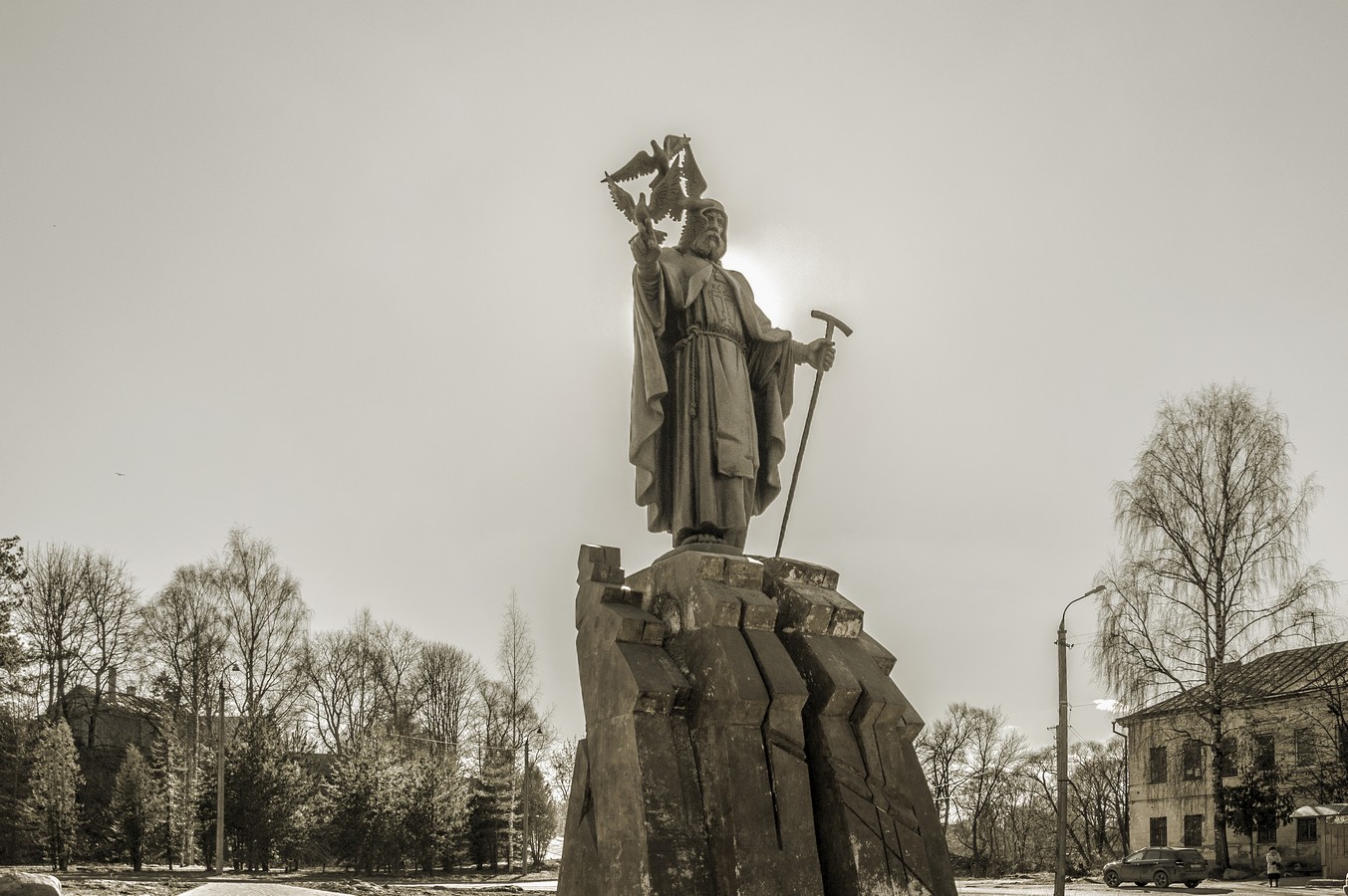 Памятник Ефрему Новоторжскому (скульптор Евгений Антонов)