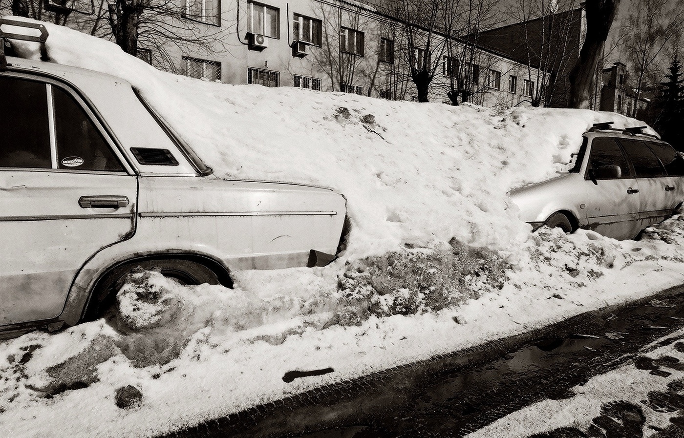Не первый снег