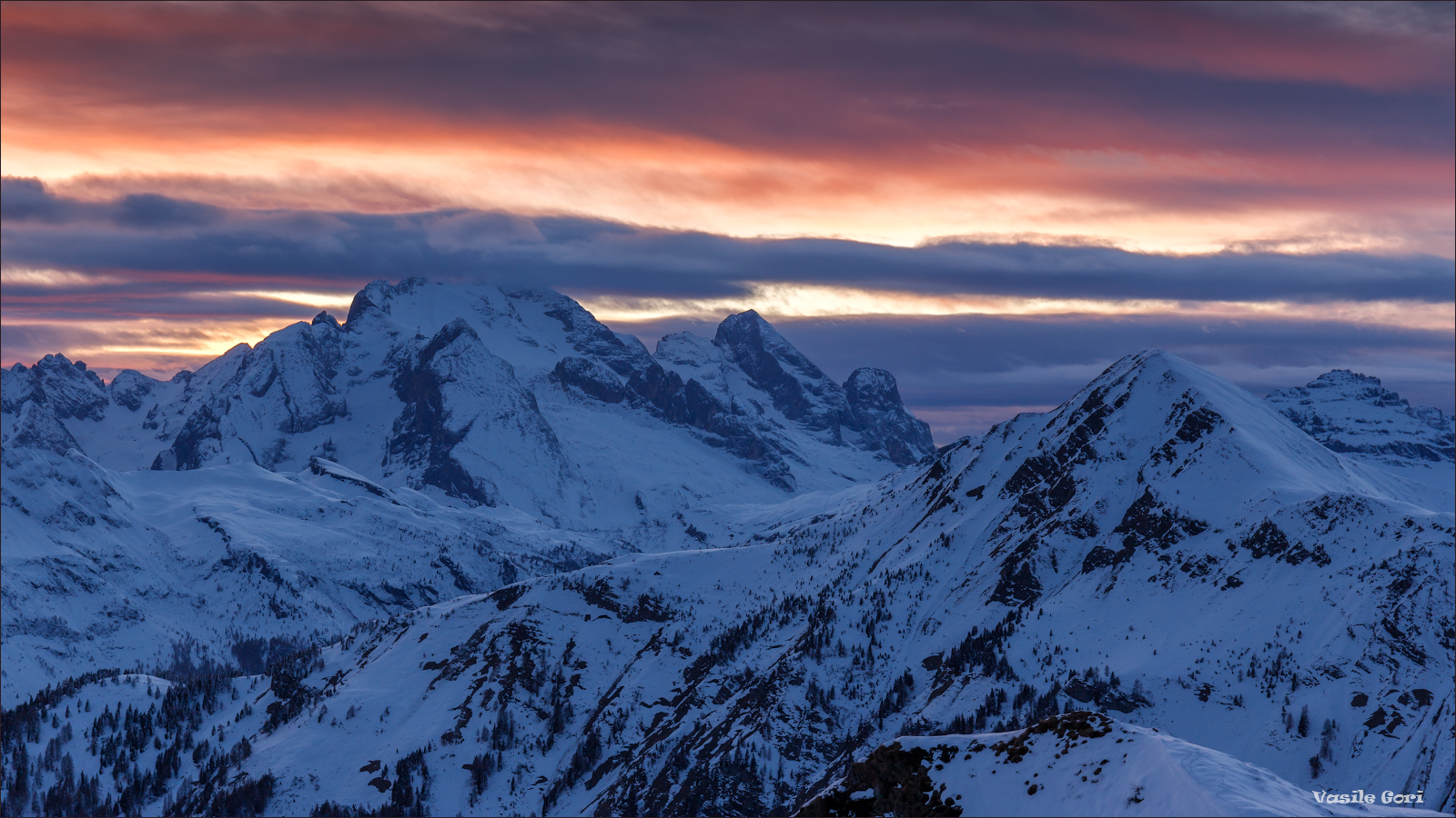 Не первый снег