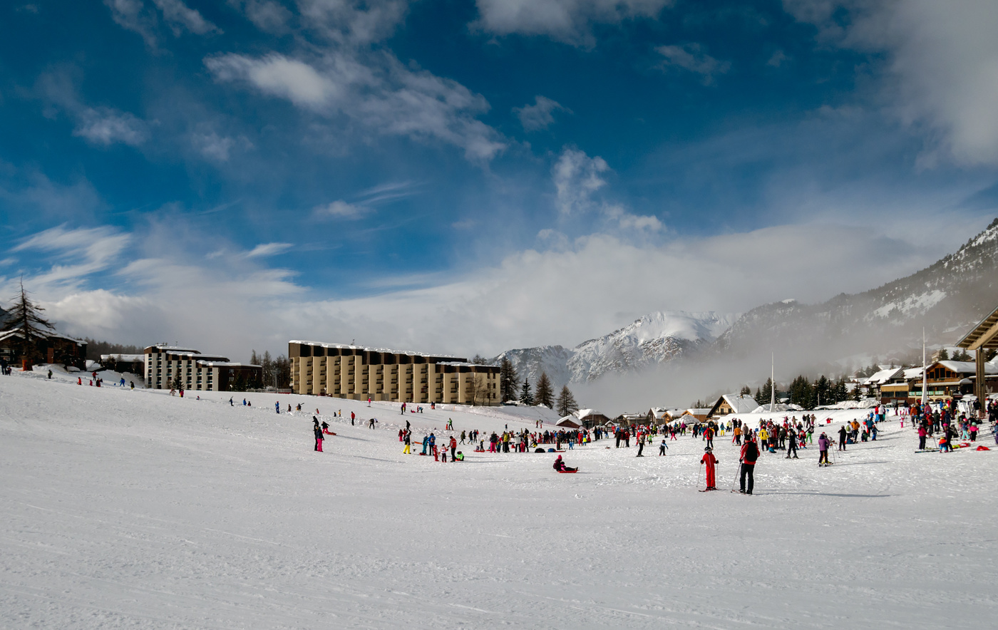 Не первый снег