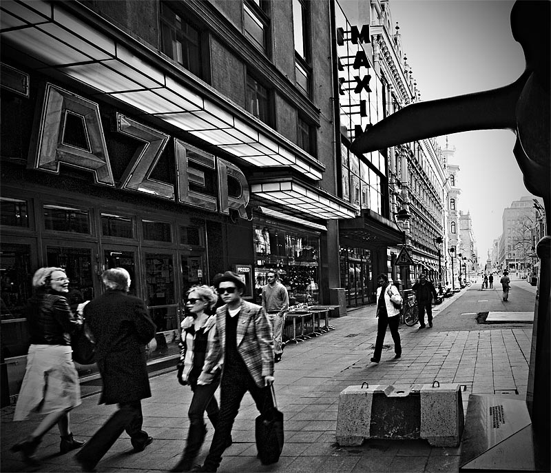 Быть может, на брегах Невы