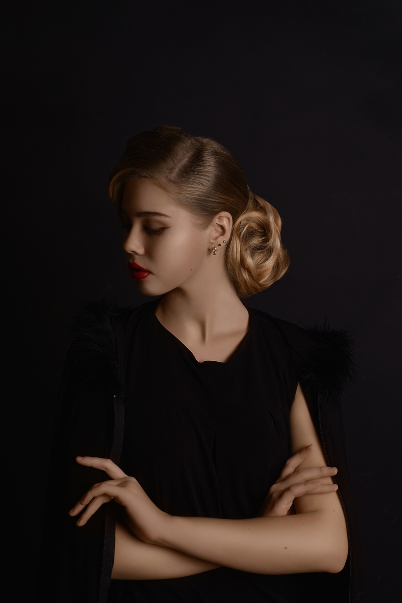 Ночь. Студия. Фонарь