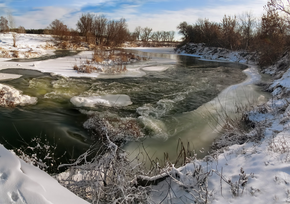 Река не сдается