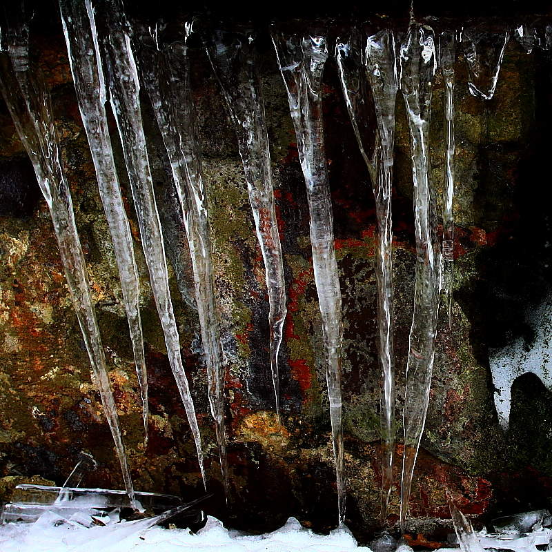 Ода сосулькам.