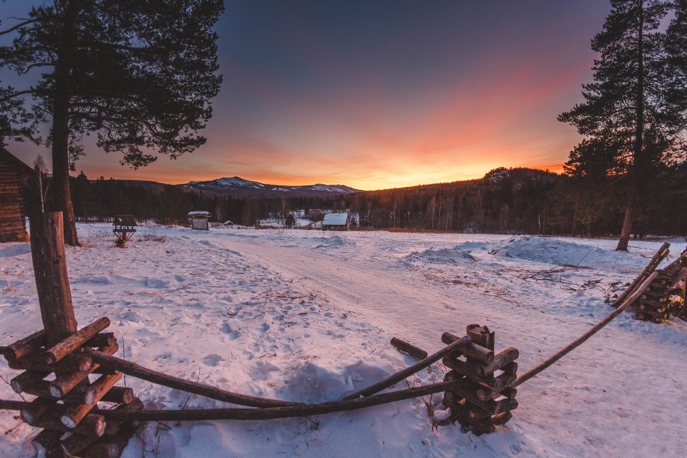 Закат на кордоне " У трёх вершин"