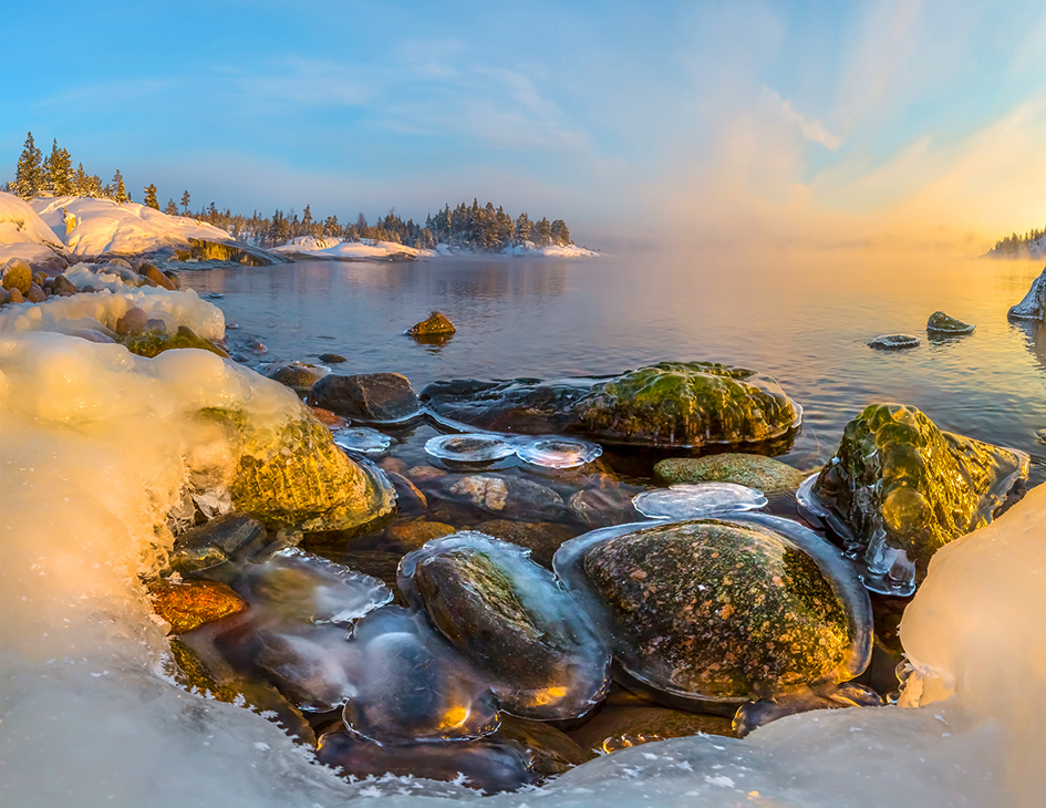Из серии «Ледяные камни Ладоги»