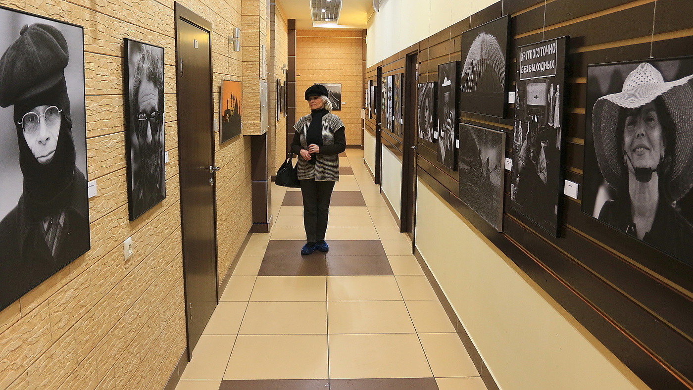 На моей фотовыставке "Городская мозаика"