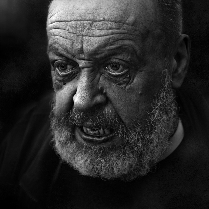 всё труднее каждый день даётся