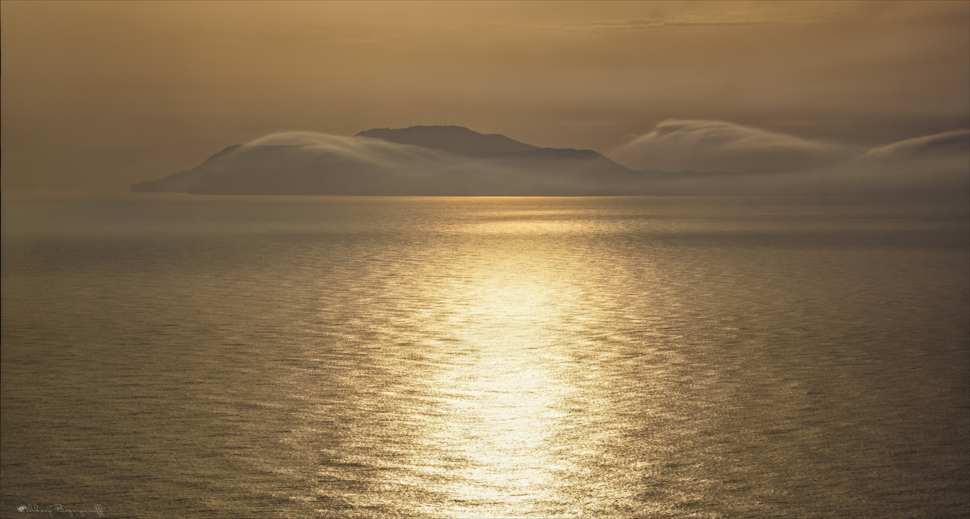 Расплавленное золото заката.