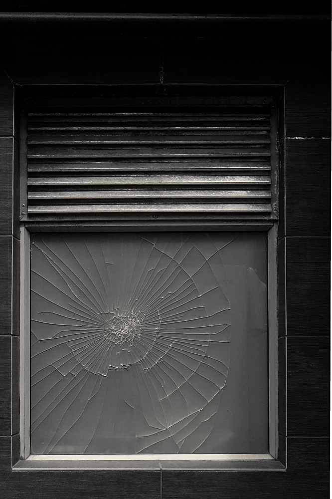 крепкие окна