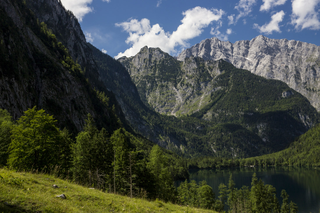 Синее небо над вершинами